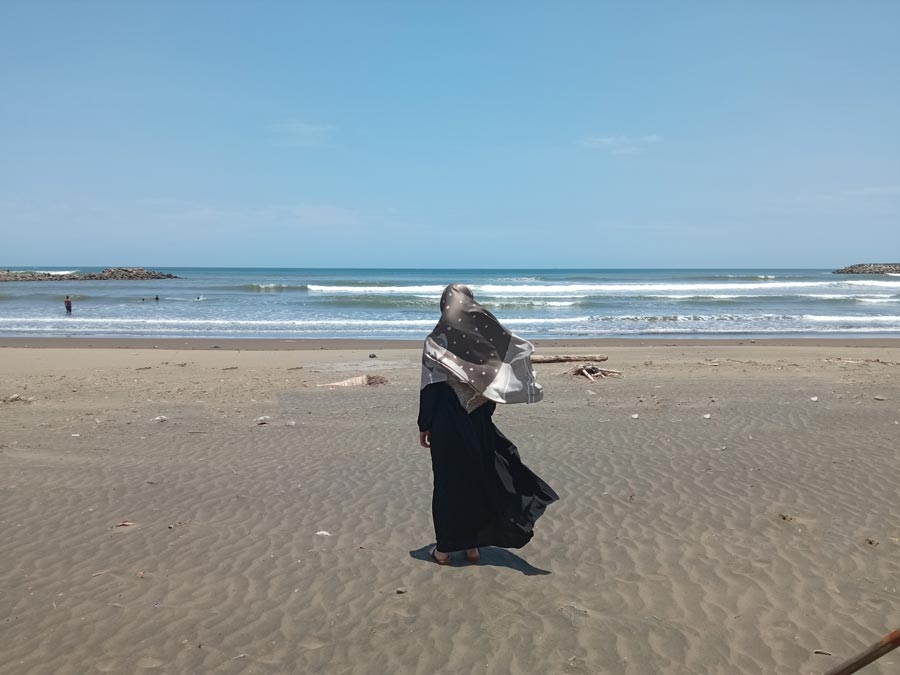 Pantai Jetis yang indah beserta kuliner sea food